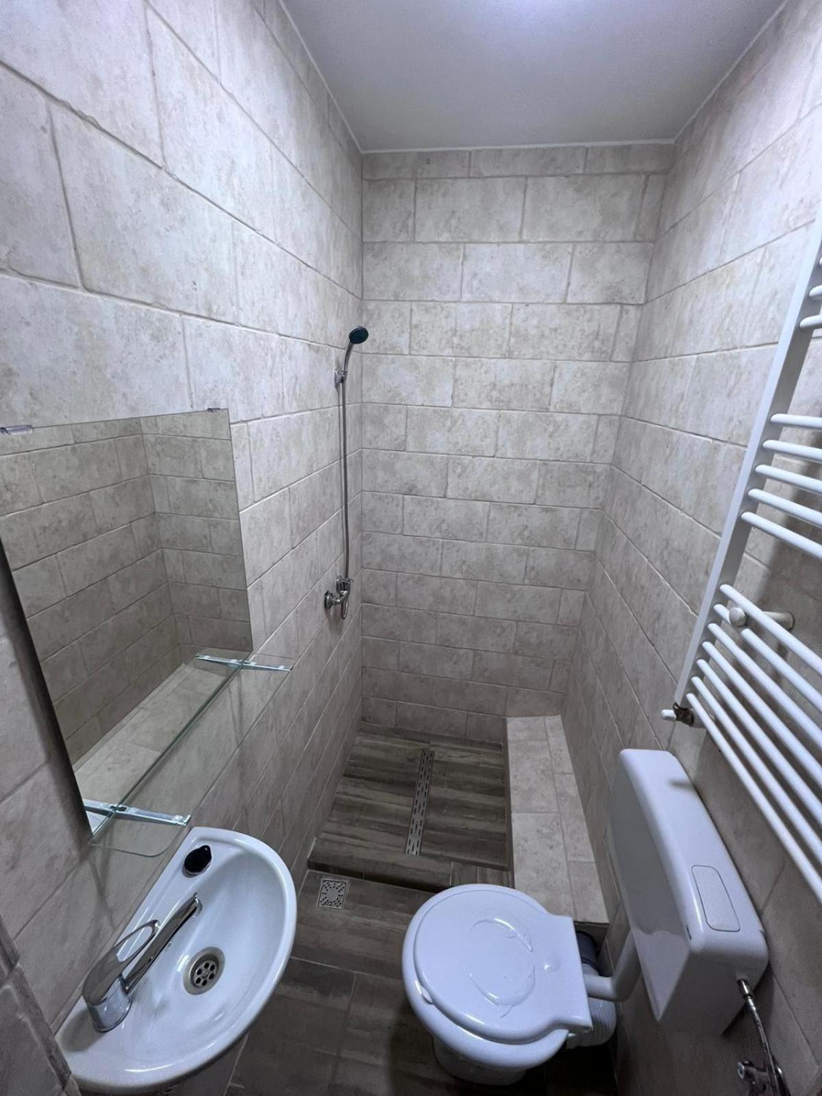 Casa Privata Airport Bucharest Therme Bucharest Balotesti Eksteriør billede